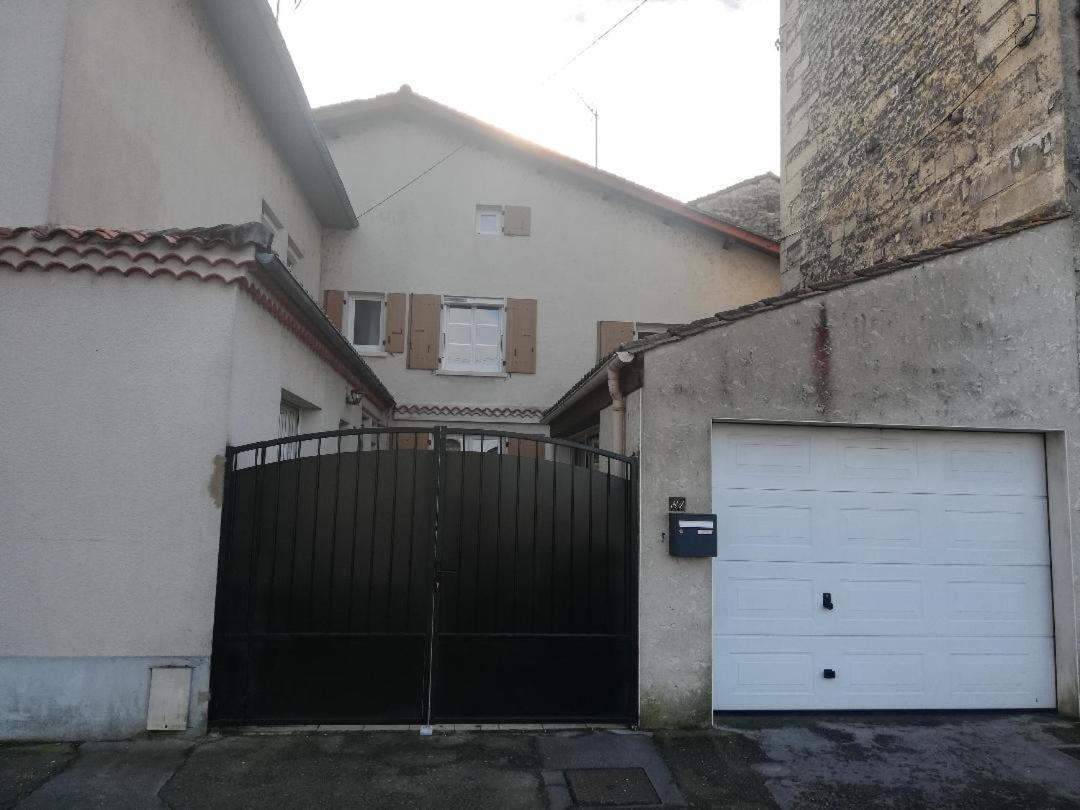 Appartement T2 Dans Le Centre Ville D'Angoulême Zewnętrze zdjęcie